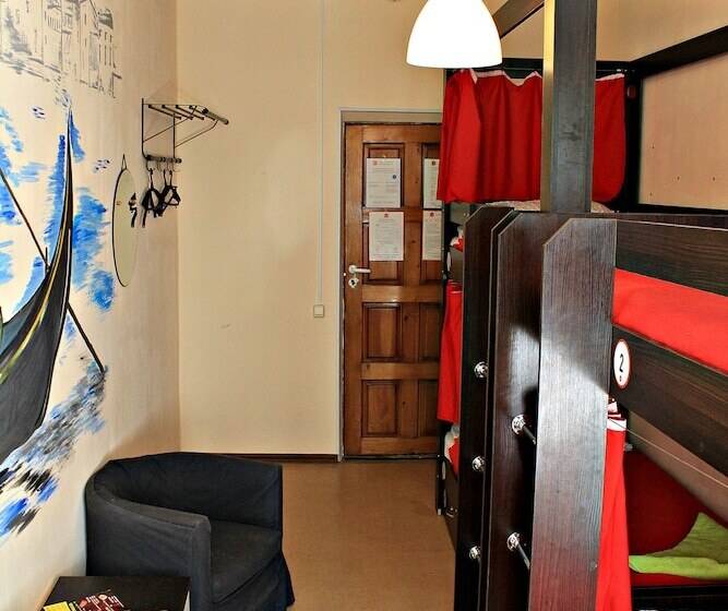 共用房间的床, Like Hostel