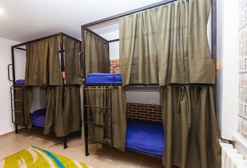Кровать в Общей Комнате, Lucky   Hostel