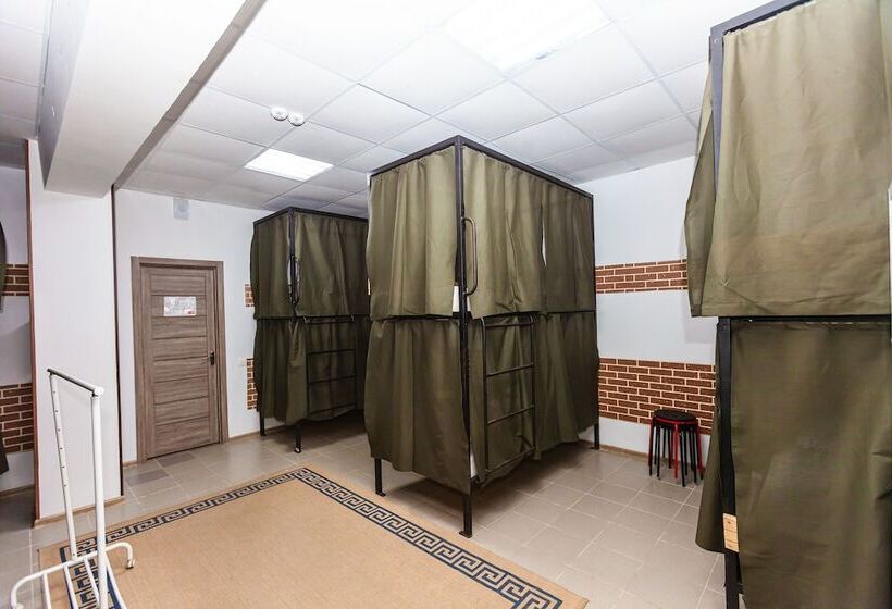 Кровать в Общей Комнате, Lucky   Hostel
