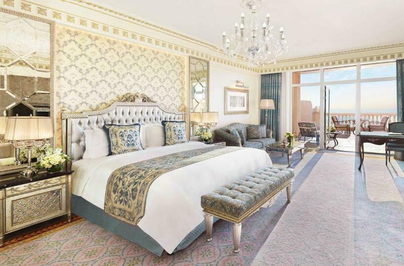 Номер Премиум, Raffles The Palm