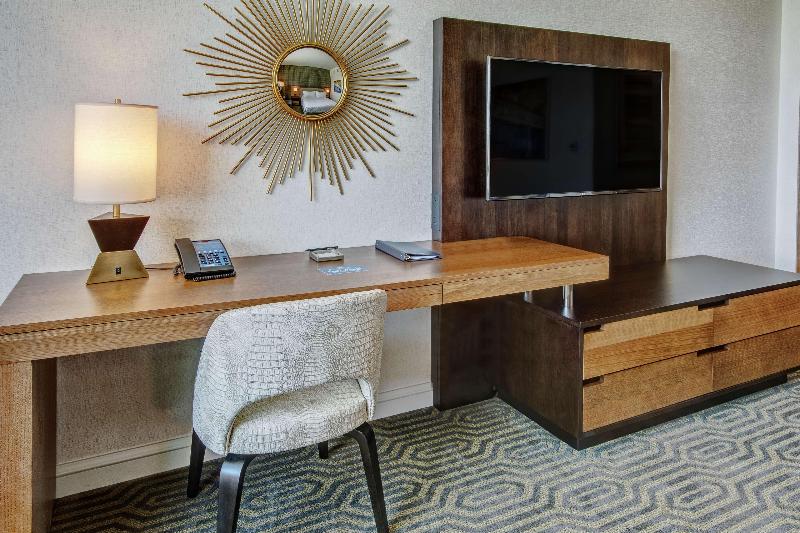 Номер Executive Кровать Кинг, Hilton Franklin Cool Springs