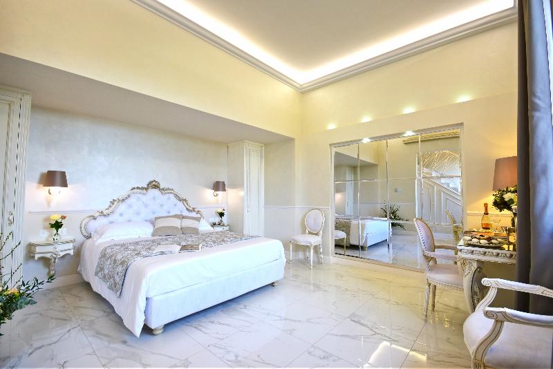 سوییت اجرایی, The Moon Boutique Hotel & Spa