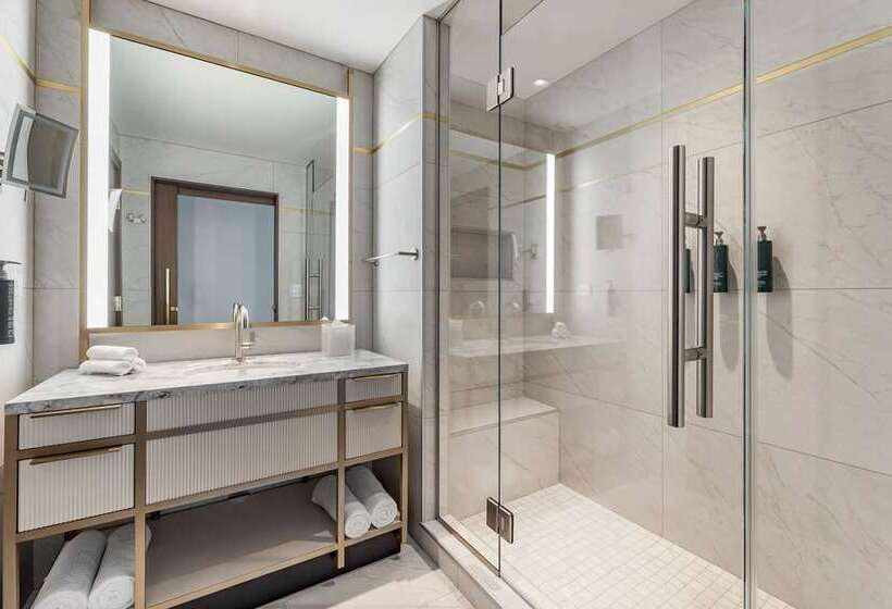 스탠다드 룸 킹사이즈 침대, The Charter Hotel Seattle, Curio Collection By Hilton