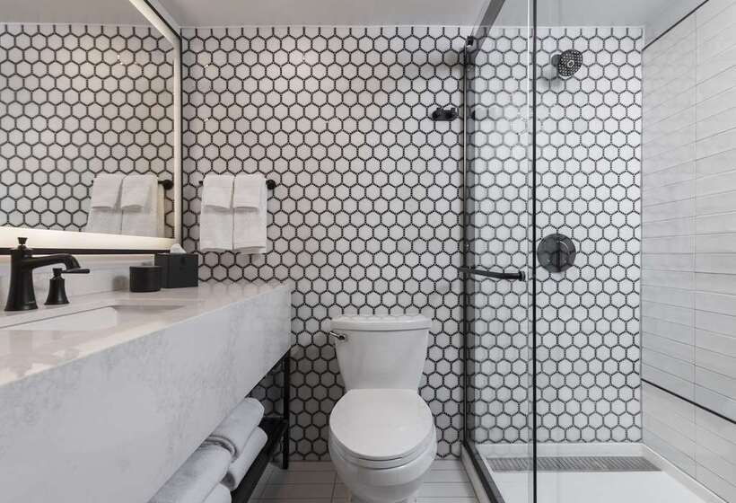 스탠다드 룸 킹사이즈 침대, The Charter Hotel Seattle, Curio Collection By Hilton