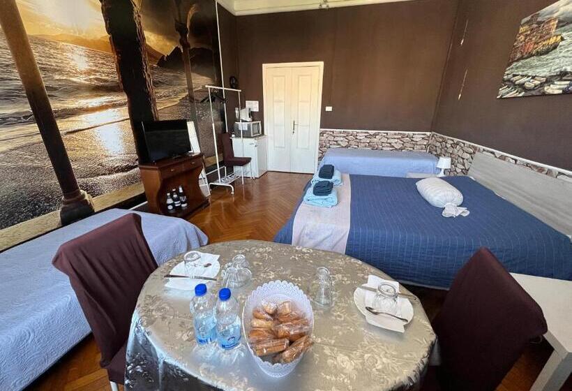 اتاق استاندارد چهارنفره با سرویس بهداشتی مشترک, B&b Piazza Della Vittoria
