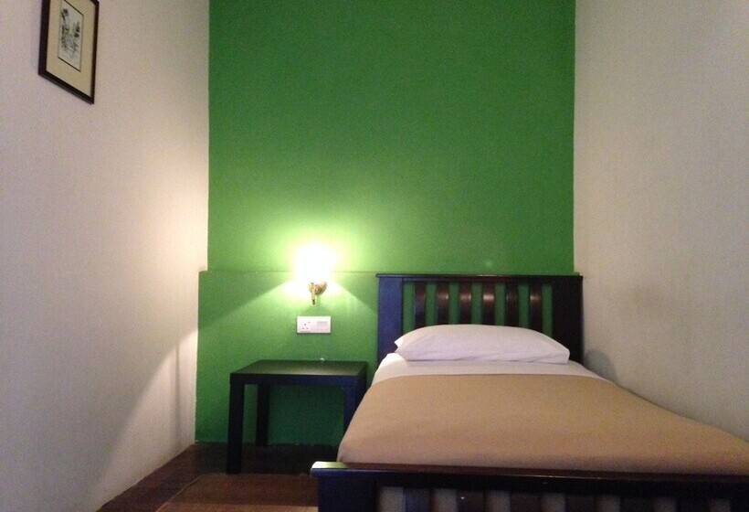 اتاق استاندارد یک تخته با سرویس بهداشتی مشترک, Old Penang Guesthouse   Hostel