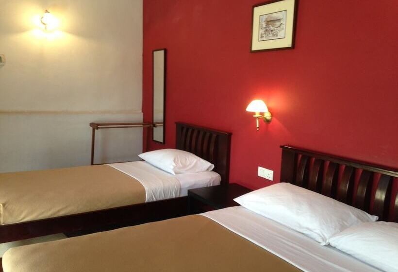 اتاق استاندارد سه تخته با سرویس بهداشتی مشترک, Old Penang Guesthouse   Hostel