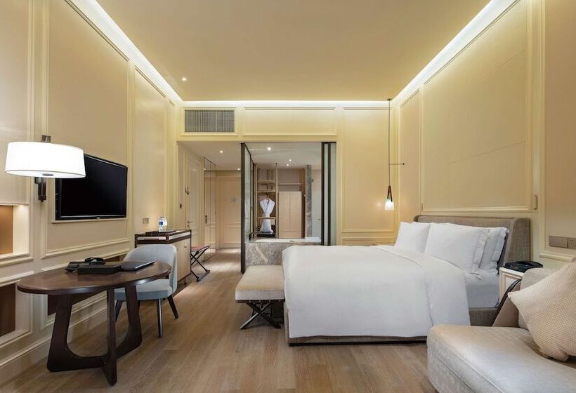 Номер Deluxe, Hilton Dalian Golden Pebble Beach Resort