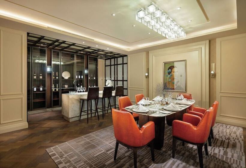 Президентский Люкс, Hilton Dalian Golden Pebble Beach Resort