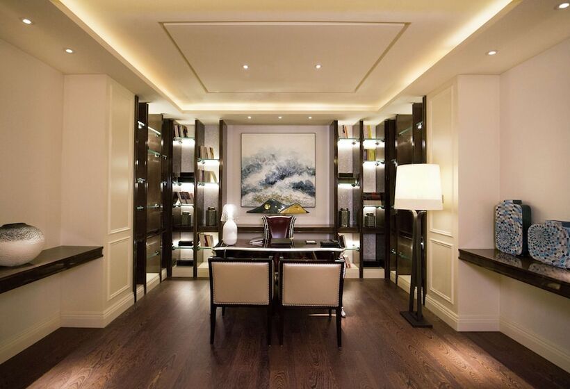 Президентский Люкс, Hilton Dalian Golden Pebble Beach Resort