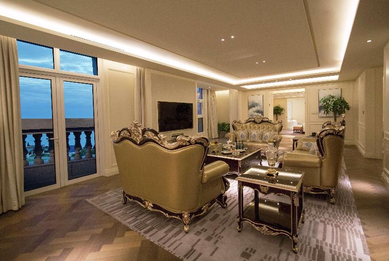 Президентский Люкс, Hilton Dalian Golden Pebble Beach Resort