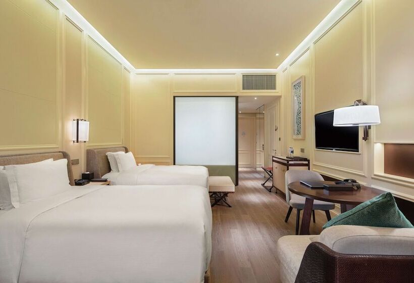 Номер Deluxe Вид на Море, Hilton Dalian Golden Pebble Beach Resort