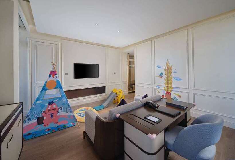 Номер Executive, Hilton Dalian Golden Pebble Beach Resort