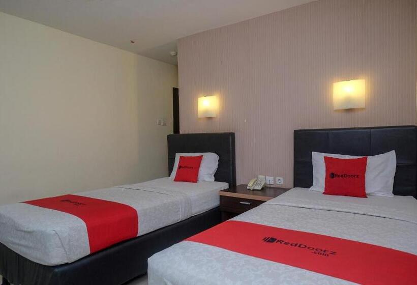 스탠다드 룸, Reddoorz Plus At Grand Populer