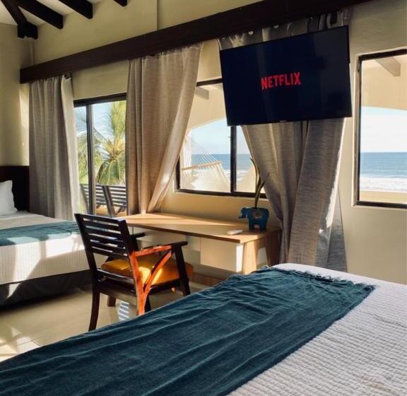 سوئیت با چشم‌انداز, Vista Las Olas Resort