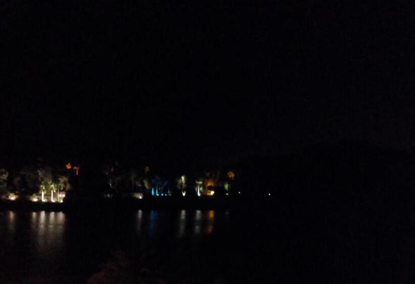 Deluxe room with river view, El Prince Guesthouse