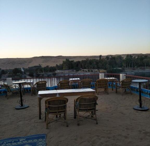 اتاق لوکس, El Prince Guesthouse