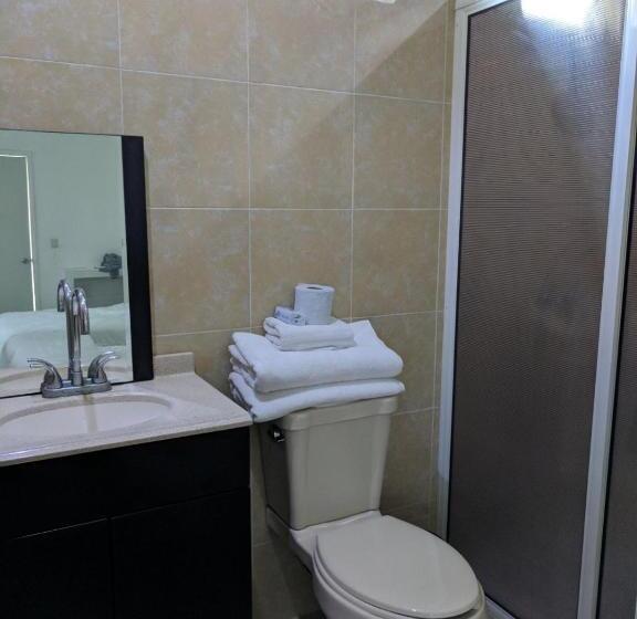 Habitación Estándar 2 Camas Matrimonio, Awazul Bacalar