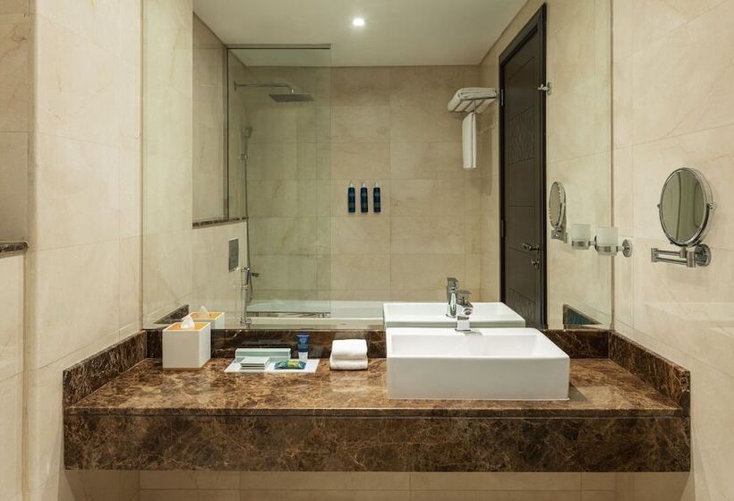 Номер Superior, Four Points By Sheraton Production City, Dubai