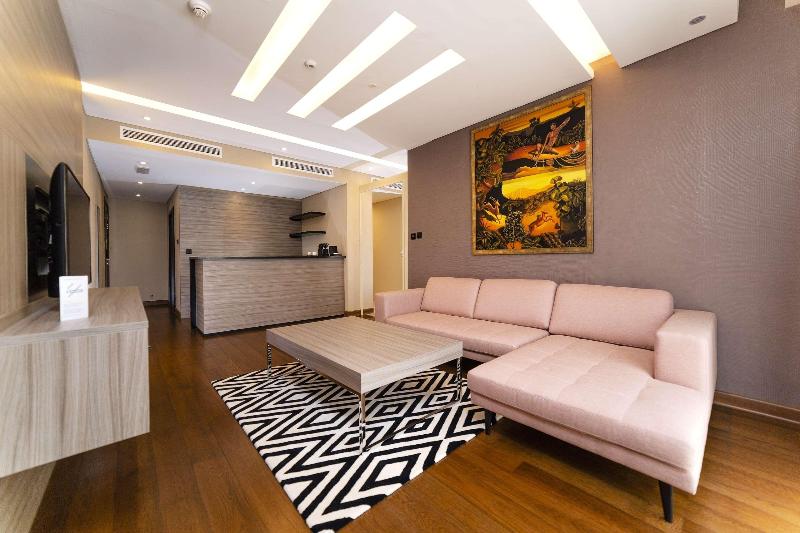 Полулюкс, Four Points By Sheraton Production City, Dubai