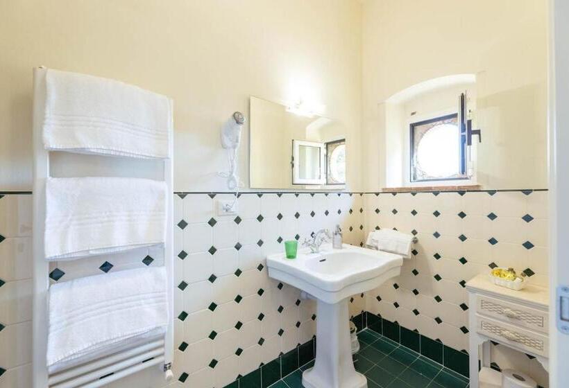 ベーシックトリプルルーム, Agriturismo Villa Bracali
