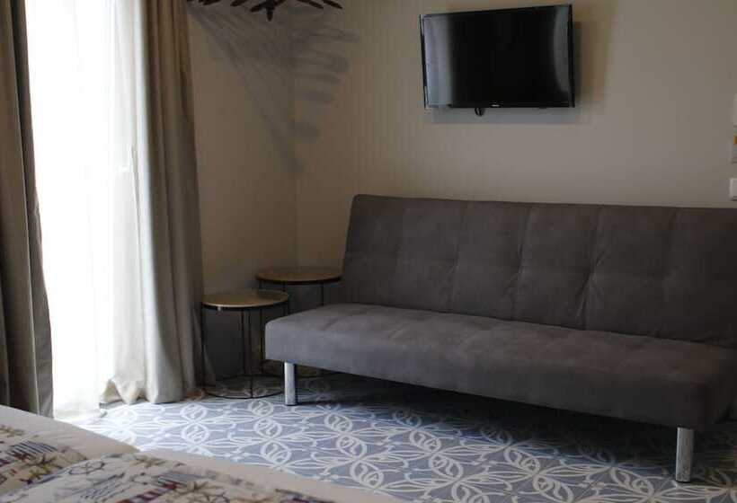 Номер Стандарт Трехместный, Royal Beach Hostel