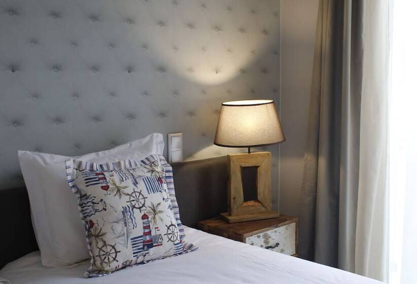 Номер Стандарт Трехместный, Royal Beach Hostel