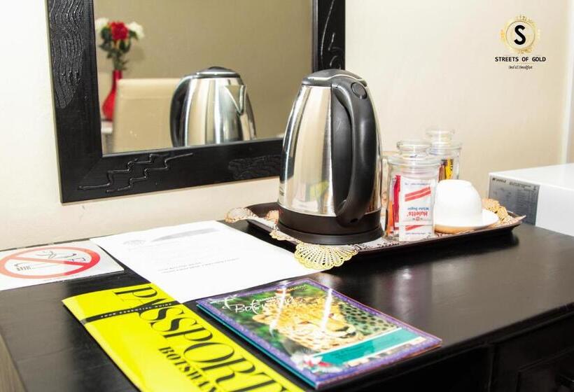 اتاق استاندارد با سرویس بهداشتی مشترک, Streets Of Gold Guest House