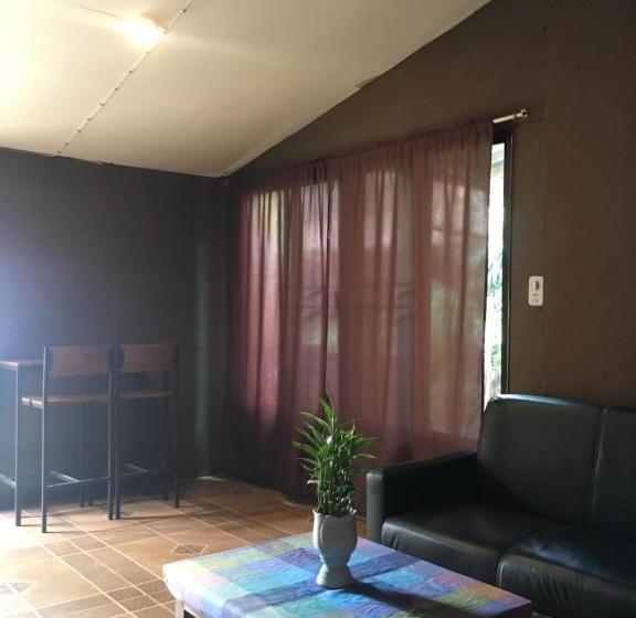 Семейный Номер, Chian House