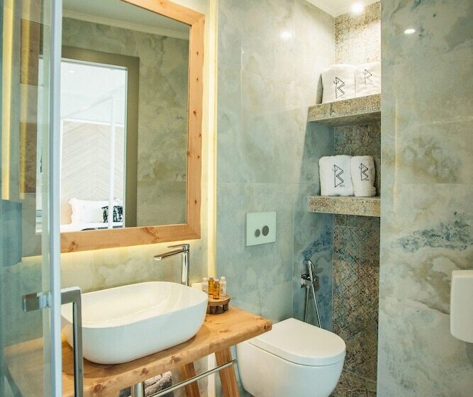 سوییت با چشم‌انداز دریا, Blue Carpet Luxury Suites