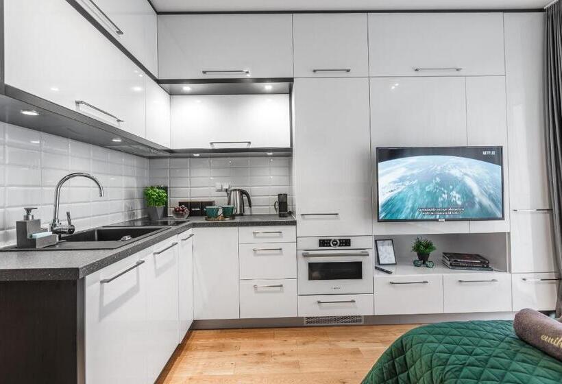 Студио Стандарт с Балконом, Emihouse Cityvibe Apartments