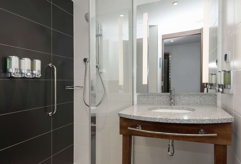 غرفة عائلية, Hampton By Hilton Poznan Old Town