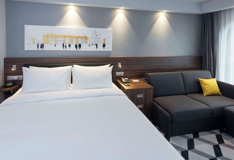 غرفة عائلية, Hampton By Hilton Poznan Old Town