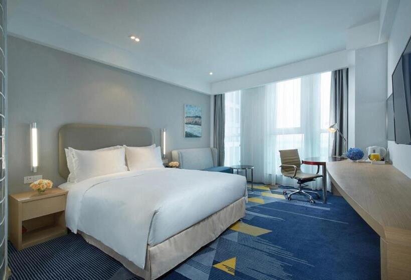 Номер Superior Кровать Кинг, Holiday Inn Express   Qingdao West Coast, An Ihg