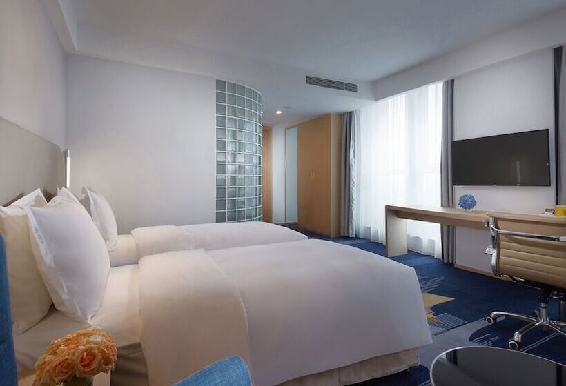 Номер Стандарт, Holiday Inn Express   Qingdao West Coast, An Ihg