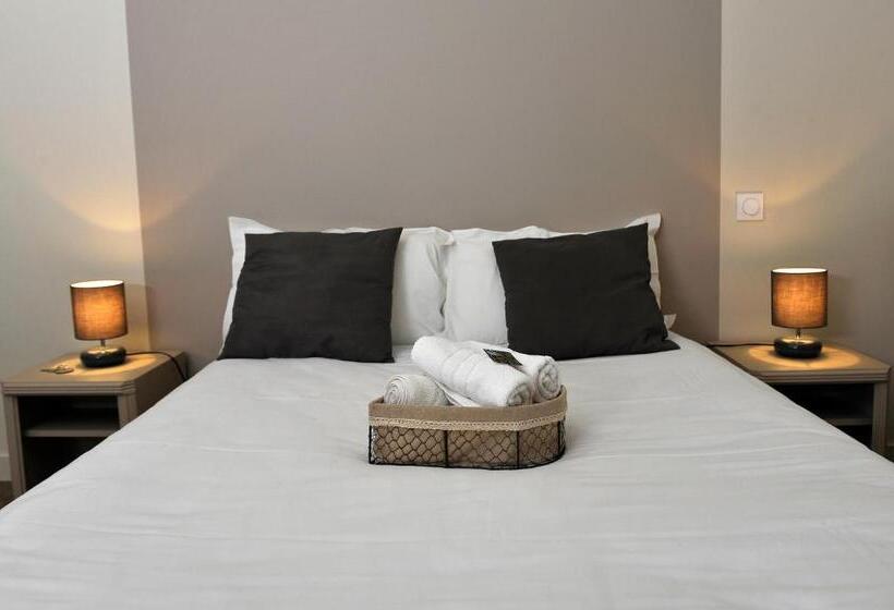 Номер Superior, Le Lion D Or   Logis Hotels   Hotel 2 étoiles Et Restaurant