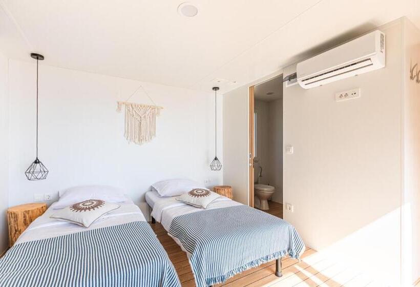 Мобильный Дом, Obonjan Island Resort