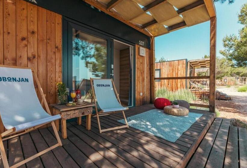 Мобильный Дом, Obonjan Island Resort
