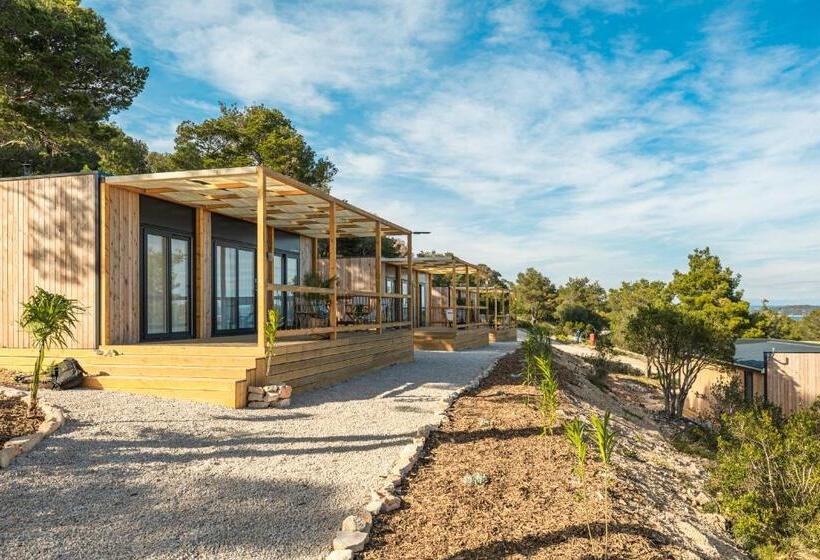 Мобильный Дом, Obonjan Island Resort