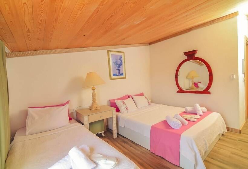 Трехместный Номер Комфорт, Alacati Asmalı Konak Otel