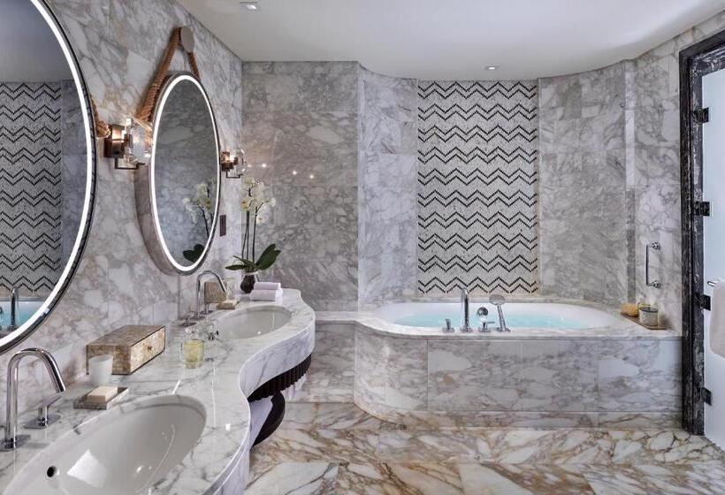 اتاق استاندارد با تخت بزرگ برای معلولان, Mandarin Oriental Doha