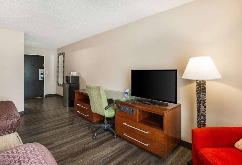 디럭스 룸, Fairmount Inn & Suites   Stroudsburg, Poconos