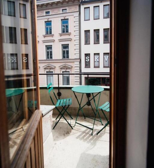 Номер Стандарт Четырехместный Совместный Санузел, The Yard Hostel