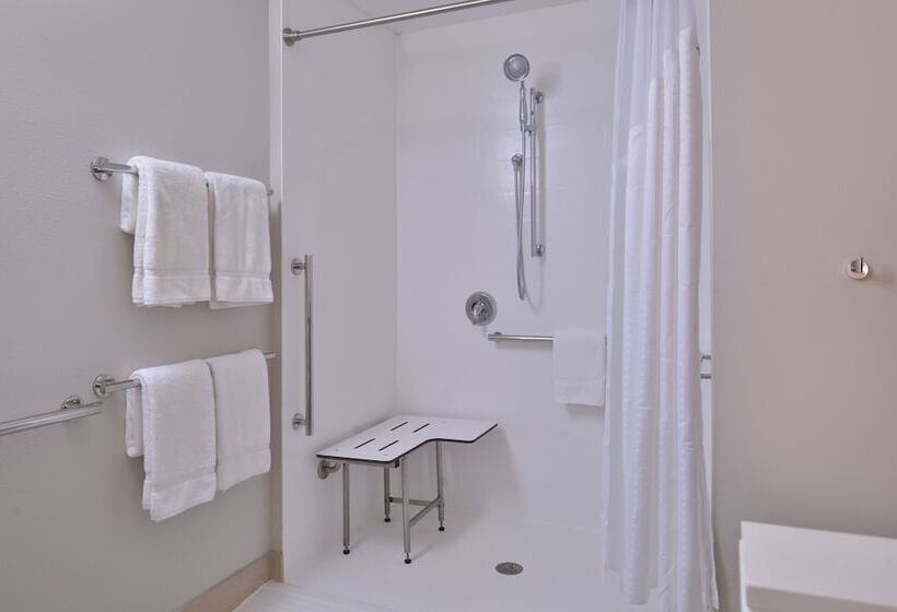 Люкс Адаптированный для Инвалидов, Holiday Inn Express & Suites   Marshalltown, An Ihg