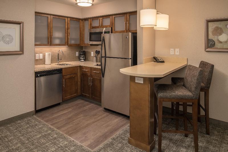 Люкс Кровать Кинг, Staybridge Suites   Hillsboro North, An Ihg