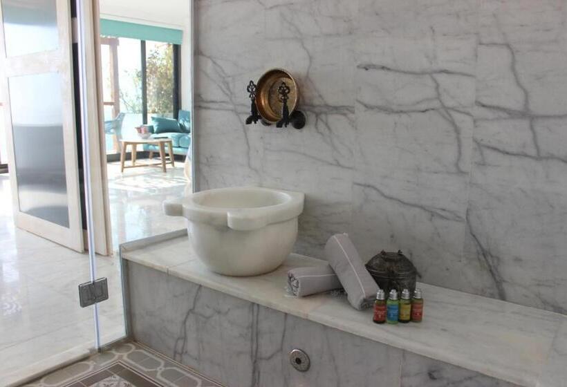 سوییت لوکس, Mandalina Luxury Suites