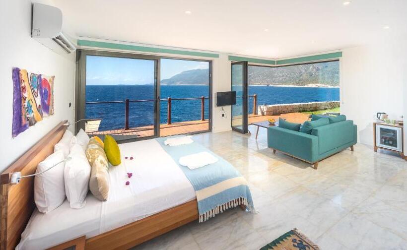 سوئیت با وان آب گرم, Mandalina Luxury Suites