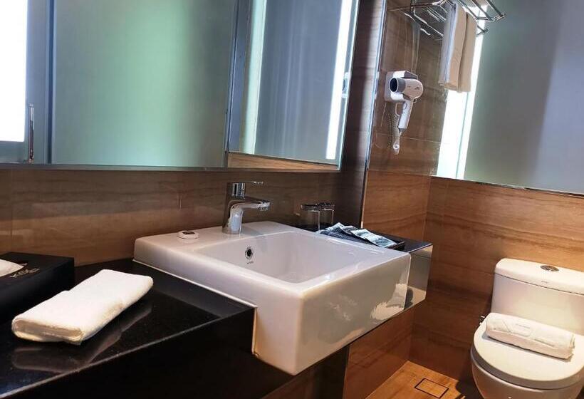 キングサイズベッドのスタンダードルーム, Ksl Hot Spring Resort