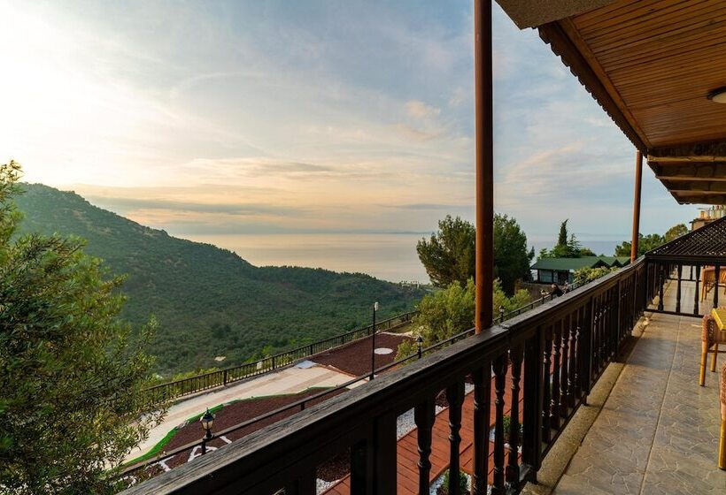 Трехместный Номер Deluxe, Assos Kartal Yuvasi