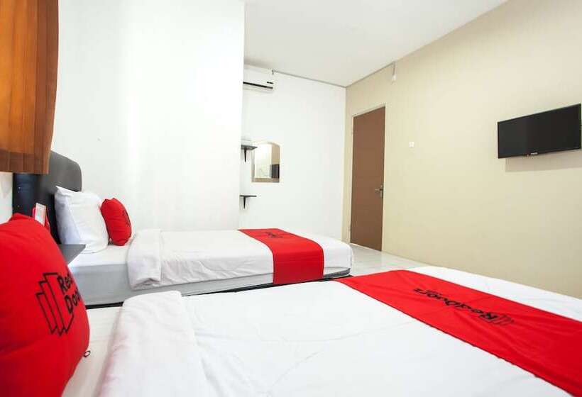 Номер Стандарт, Reddoorz Plus Near Galaxy Mall